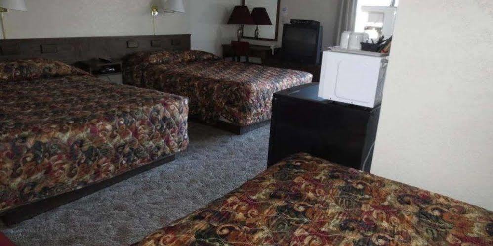 Imperial Motel Grand Forks Extérieur photo