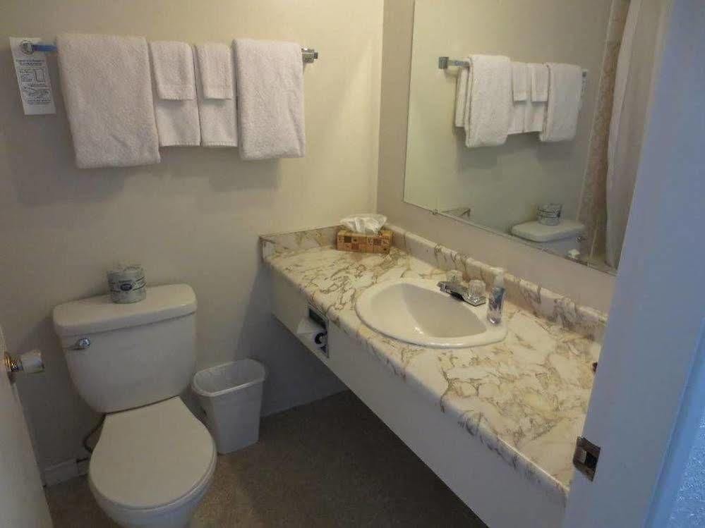 Imperial Motel Grand Forks Extérieur photo
