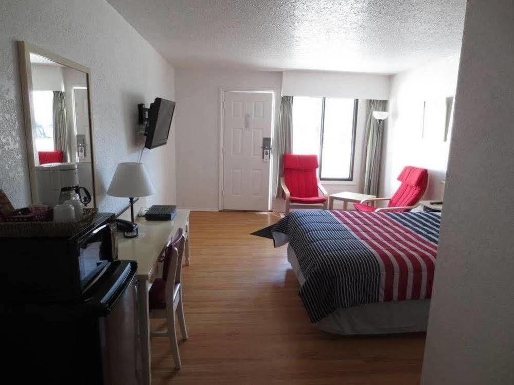Imperial Motel Grand Forks Extérieur photo